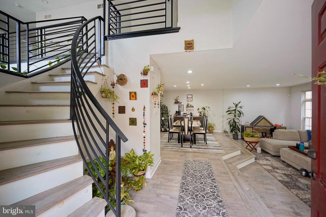 16 BUCKINGHAM PL, Cherry Hill, NJ 08003