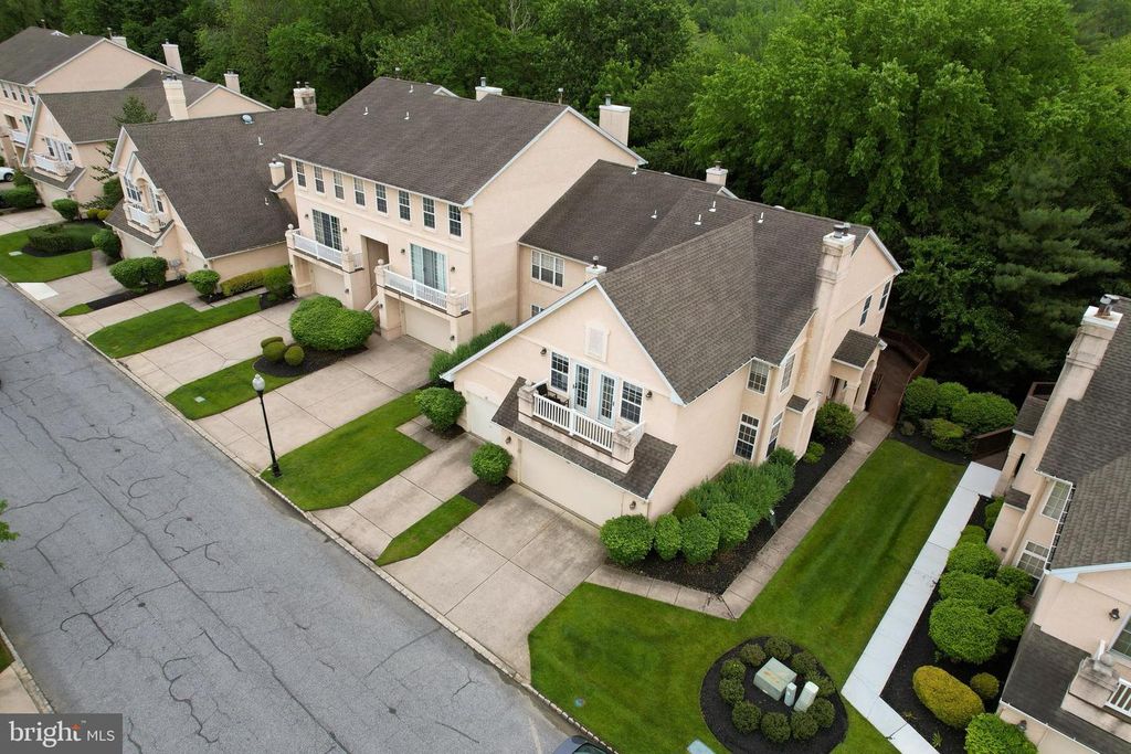 16 BUCKINGHAM PL, Cherry Hill, NJ 08003