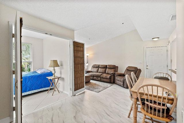 2319 N Congress Avenue 33, Boynton Beach, FL 33426