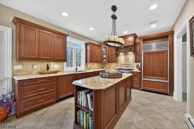 14 Jenny Layne, Vernon Twp., NJ 07461