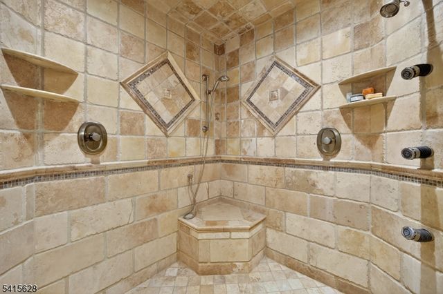 14 Jenny Layne, Vernon Twp., NJ 07461