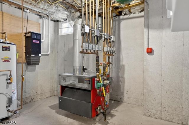 14 Jenny Layne, Vernon Twp., NJ 07461