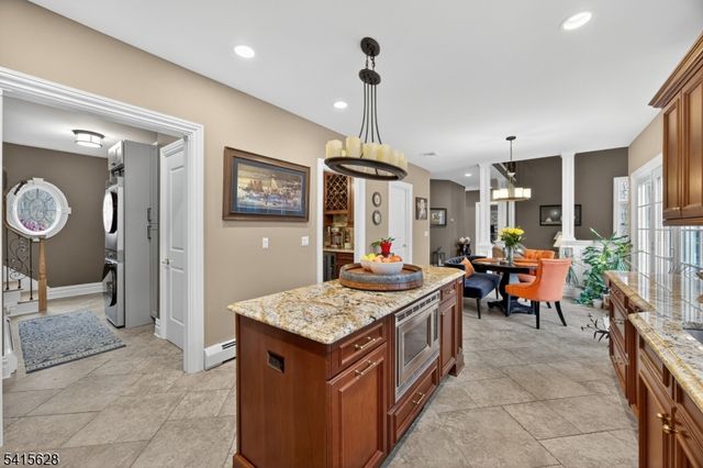 14 Jenny Layne, Vernon Twp., NJ 07461