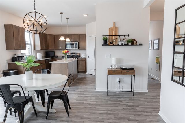 251 Quartz Way, White Lake, MI 48386