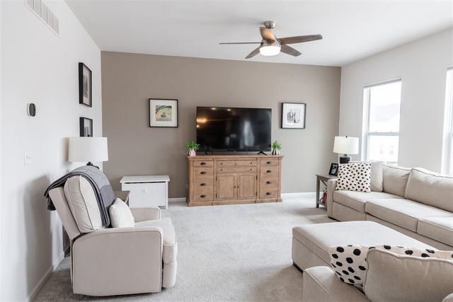 251 Quartz Way, White Lake, MI 48386