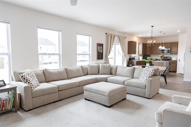 251 Quartz Way, White Lake, MI 48386