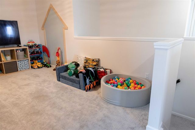 251 Quartz Way, White Lake, MI 48386