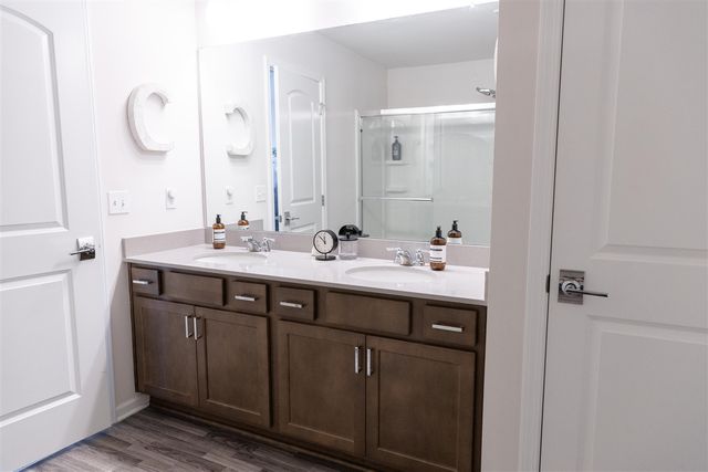 251 Quartz Way, White Lake, MI 48386