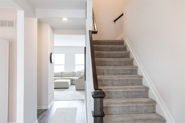 251 Quartz Way, White Lake, MI 48386