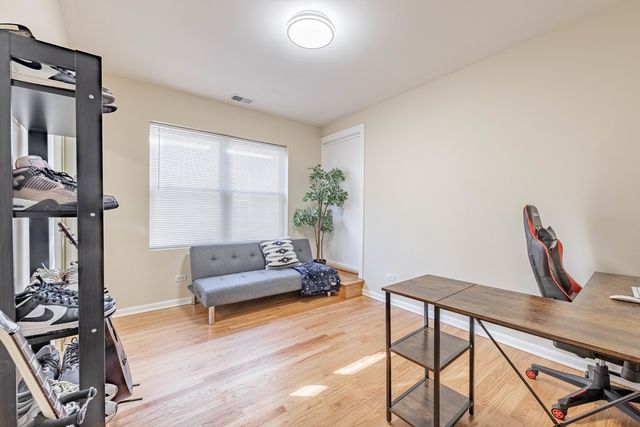 5933 W Huron Street 3N, Chicago, IL 60644