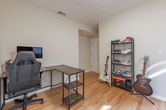 5933 W Huron Street 3N, Chicago, IL 60644