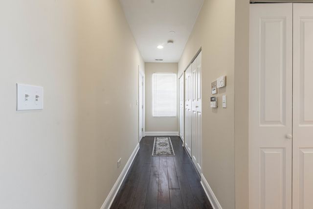 5933 W Huron Street 3N, Chicago, IL 60644
