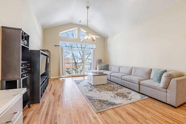 5933 W Huron Street 3N, Chicago, IL 60644