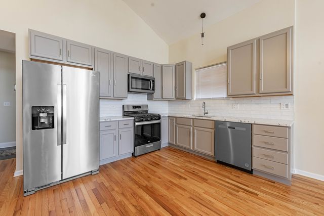 5933 W Huron Street 3N, Chicago, IL 60644