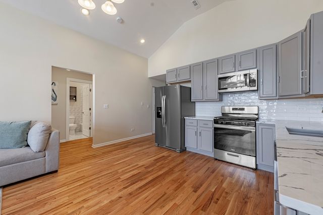 5933 W Huron Street 3N, Chicago, IL 60644