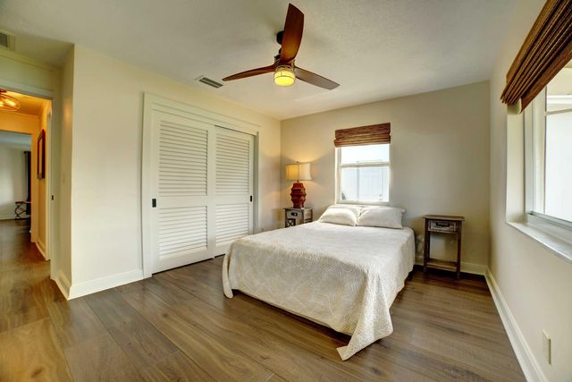 132 NW 10th Court, Boynton Beach, FL 33426