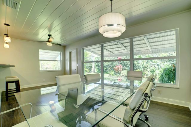 132 NW 10th Court, Boynton Beach, FL 33426