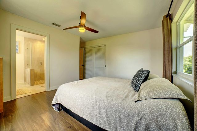 132 NW 10th Court, Boynton Beach, FL 33426