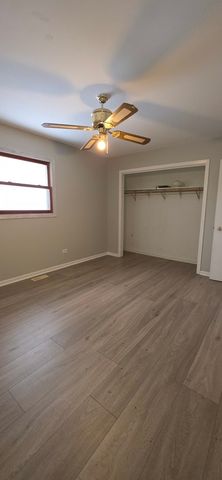 1114 N Oak Terrace, Round Lake Beach, IL 60073