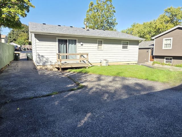 1114 N Oak Terrace, Round Lake Beach, IL 60073
