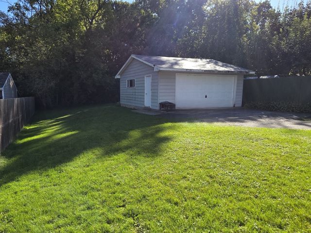 1114 N Oak Terrace, Round Lake Beach, IL 60073