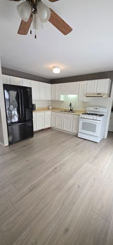 1114 N Oak Terrace, Round Lake Beach, IL 60073