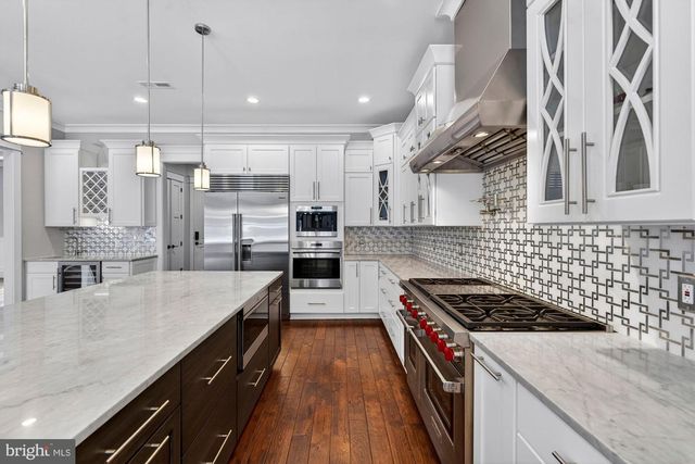 9222 BRIAN DR, Vienna, VA 22180