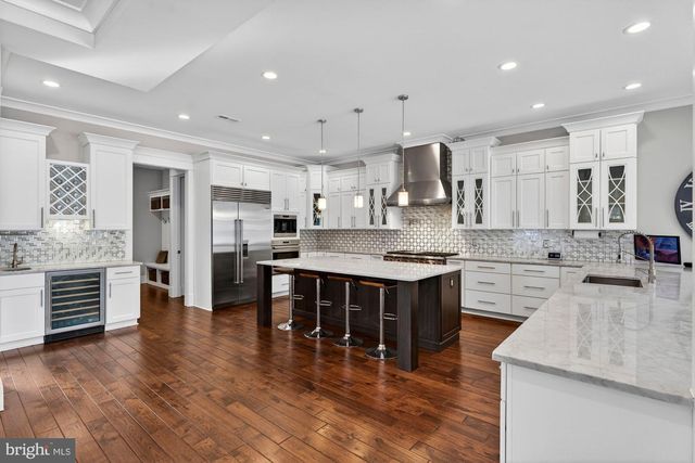 9222 BRIAN DR, Vienna, VA 22180