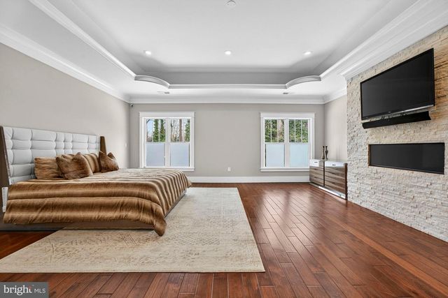 9222 BRIAN DR, Vienna, VA 22180