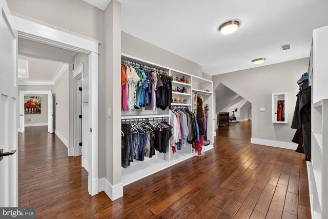 9222 BRIAN DR, Vienna, VA 22180