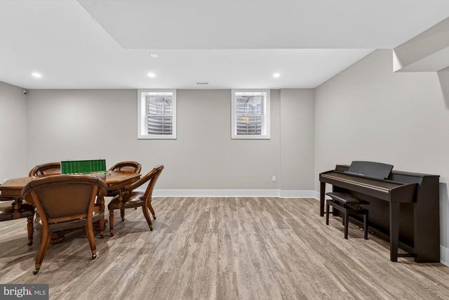 9222 BRIAN DR, Vienna, VA 22180