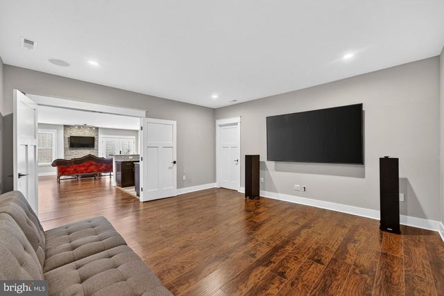 9222 BRIAN DR, Vienna, VA 22180