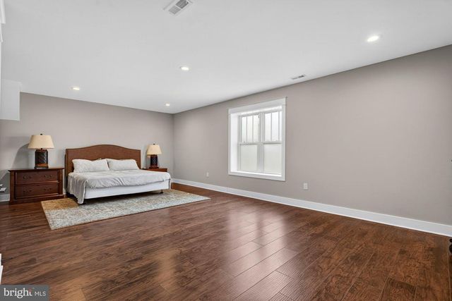 9222 BRIAN DR, Vienna, VA 22180