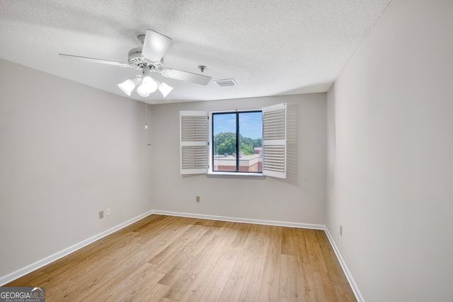 300 Johnson Ferry Road NE B406, Atlanta, GA 30328