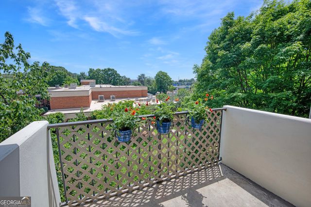 300 Johnson Ferry Road NE B406, Atlanta, GA 30328