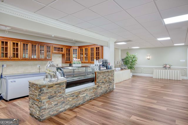 300 Johnson Ferry Road NE B406, Atlanta, GA 30328