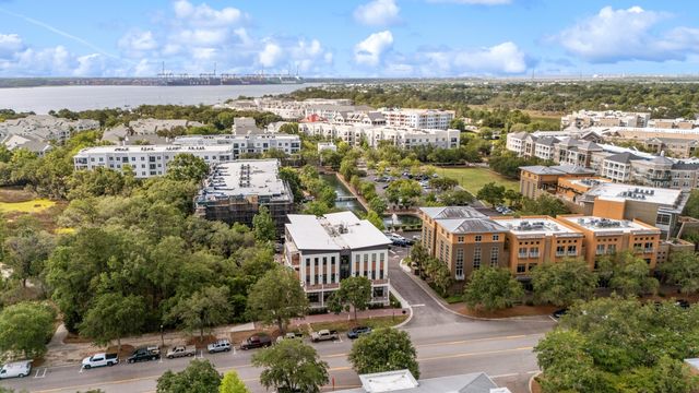 211 Seven Farms Drive 202, Charleston, SC 29492