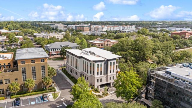 211 Seven Farms Drive 202, Charleston, SC 29492