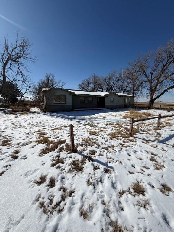 Image 2 of property listing at 14103 County Rd 2214, Fluvanna, TX 79517