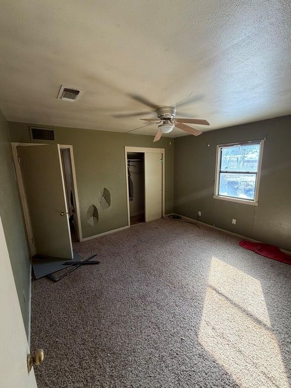 Image 6 of property listing at 14103 County Rd 2214, Fluvanna, TX 79517