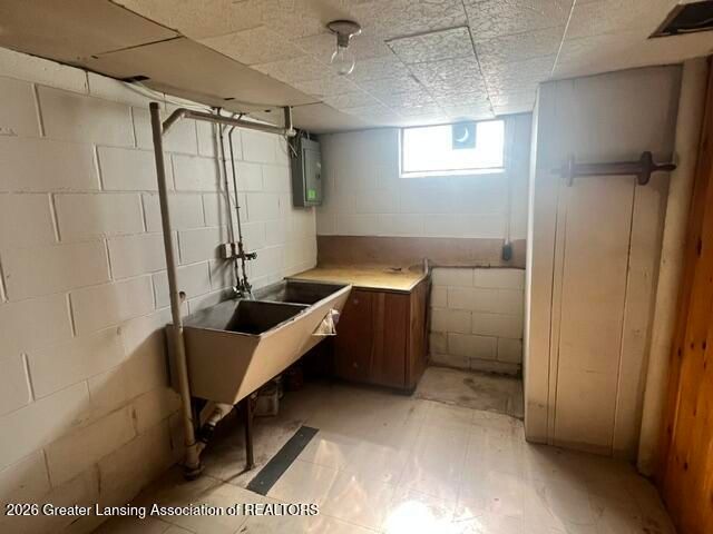 524 Lincoln Avenue, Lansing, MI 48910