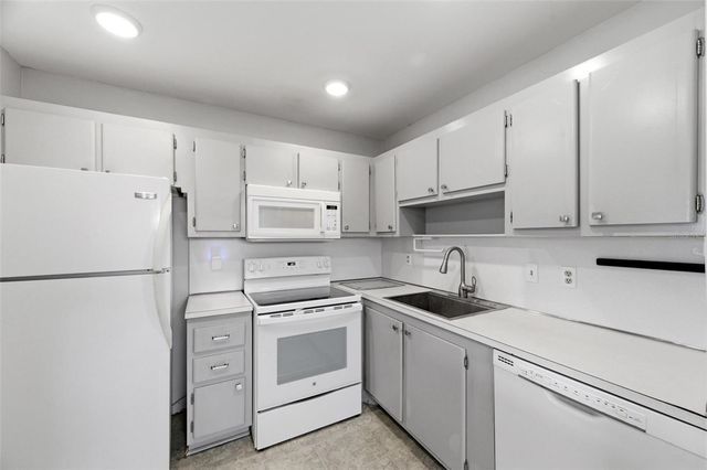 1801 BEDFORD TERRACE 227, Sun City Center, FL 33573