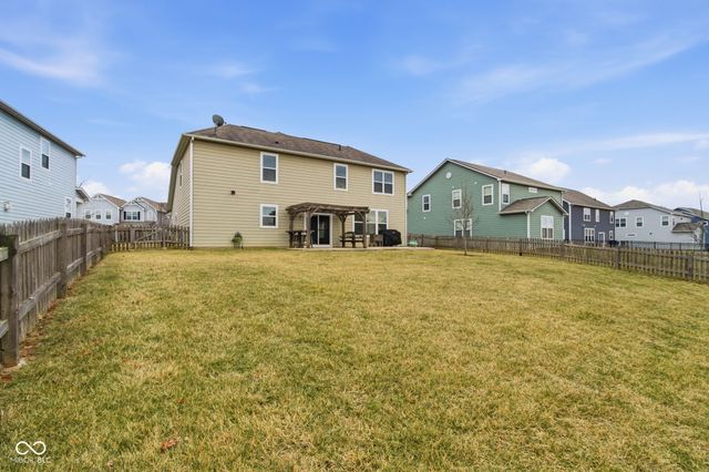 12684 Castle Pine Drive, Noblesville, IN 46060