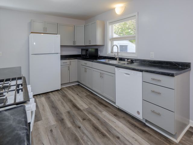 3045 Alpine Street, Kalamazoo, MI 49004