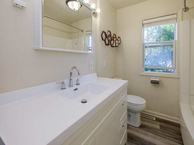 3045 Alpine Street, Kalamazoo, MI 49004