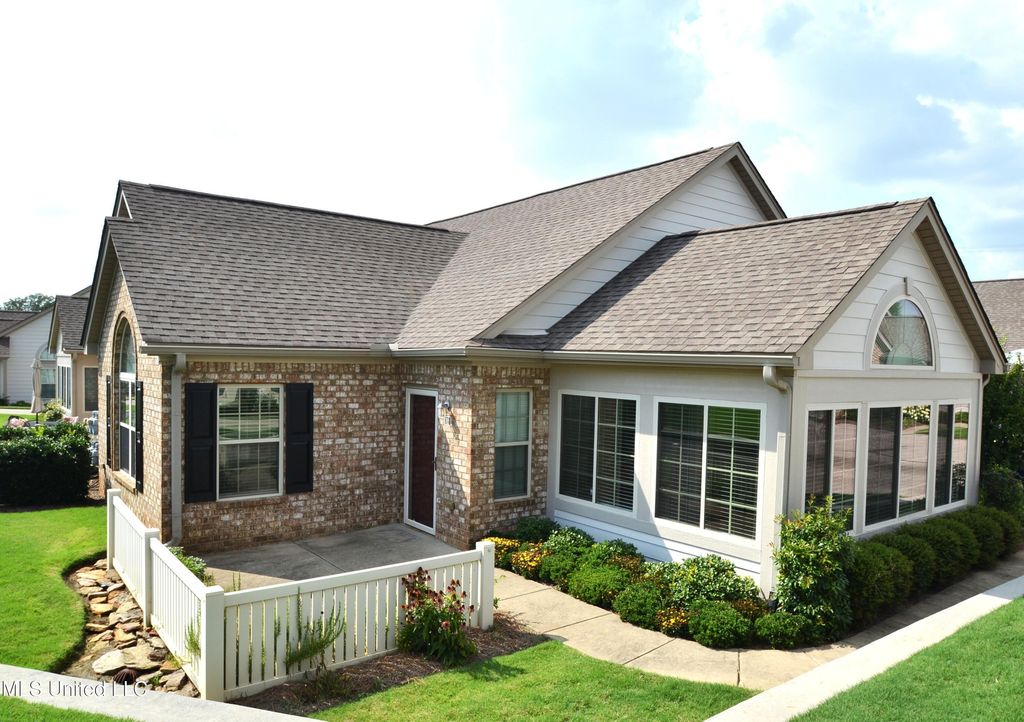 8710 Parkview Oaks Circle, Olive Branch, MS 38654