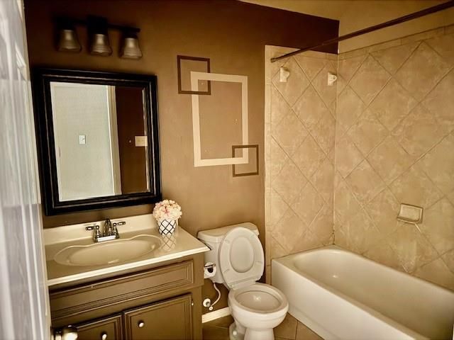 15843 Lost Anchor Way Lane, Houston, TX 77044