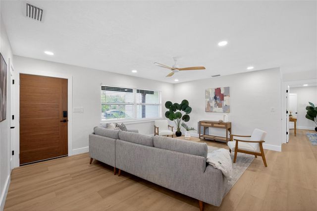 2091 62ND PLACE S, St Petersburg, FL 33712
