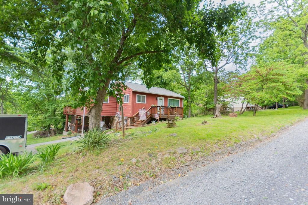 475 GRAY FOX RD, Harpers Ferry, WV 25425