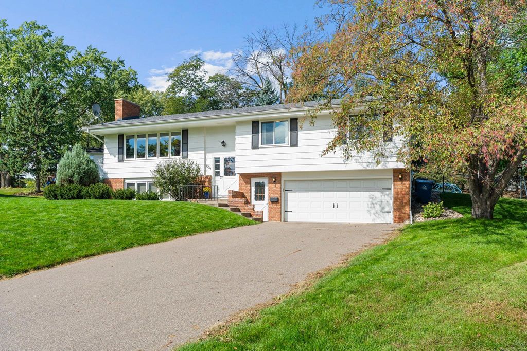 10024 Johnson Circle, Bloomington, MN 55437 — photo 2